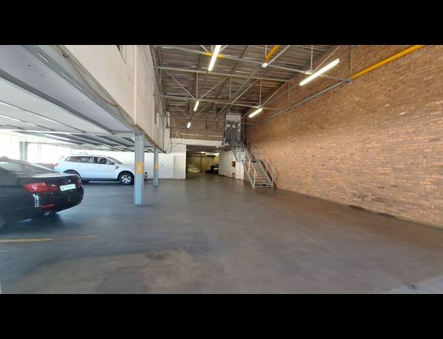 1,038M² WAREHOUSE TO LET IN WYNBERG
